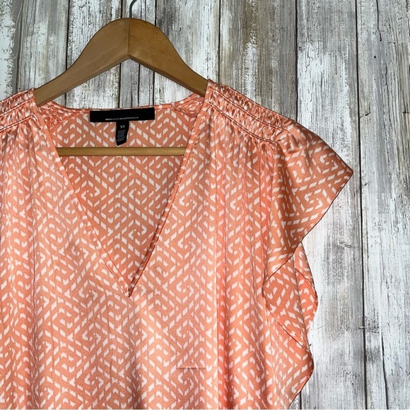 White House Black Market Peachy Flutter Sleeve Blouse - Picture 4 of 6